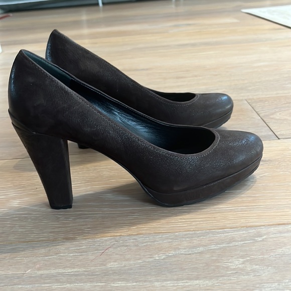 Brown Prada platform heels - Picture 3 of 7